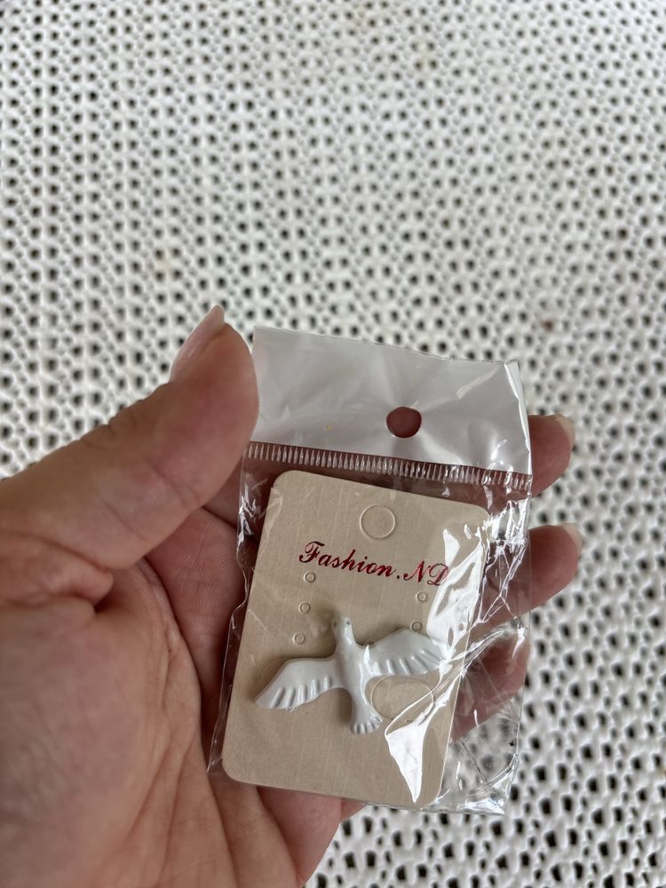 Nowy pin button ptaszek gołąb przypinka
