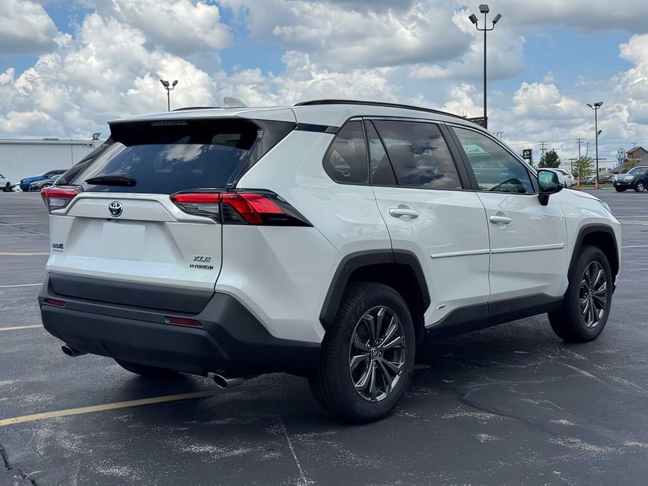 Toyota RAV4      2022