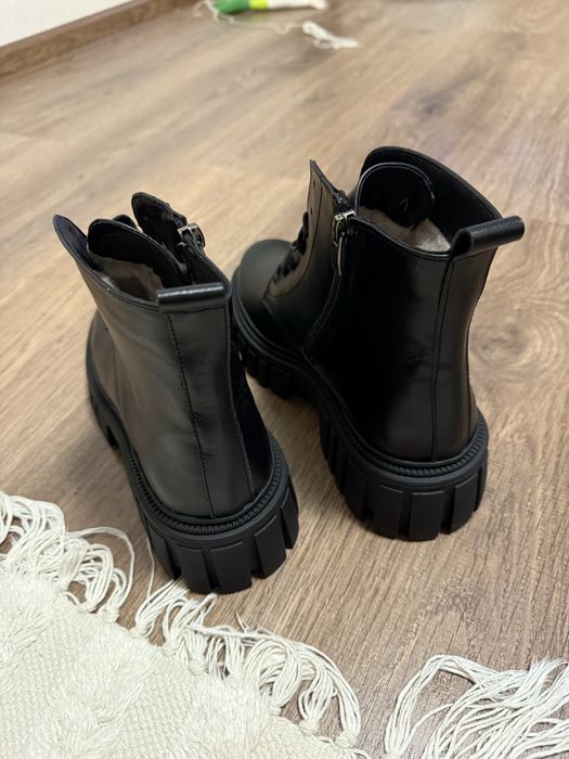 Жіночі зимові ботинки