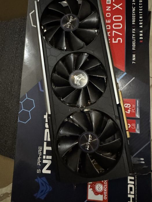Sapphire Nitro rx 5700 xt 8 gb