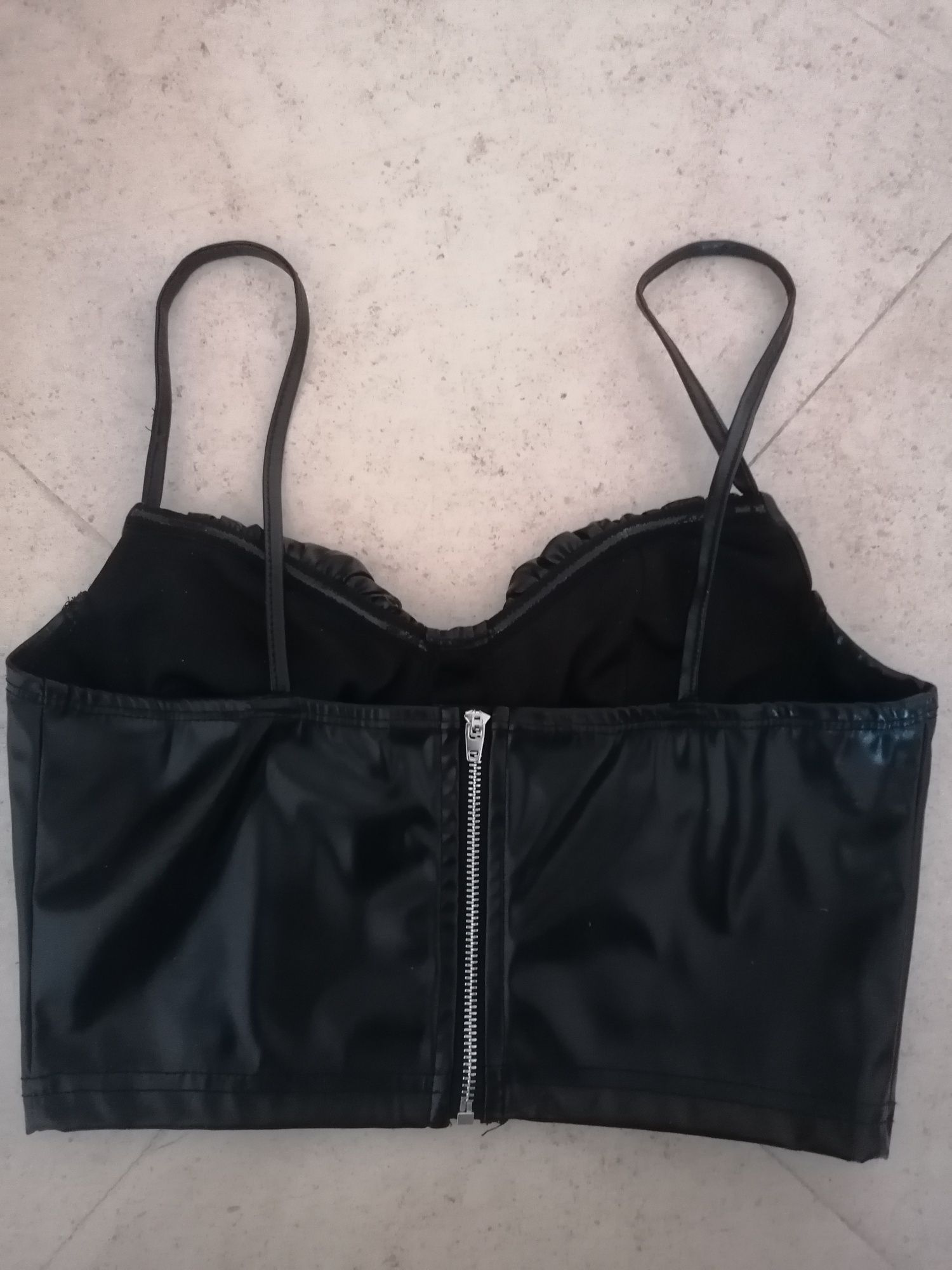 Top preto couro/pele tipo corset