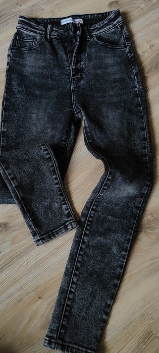 Spodnie rurki ciemne marmurki r.29 MSARA