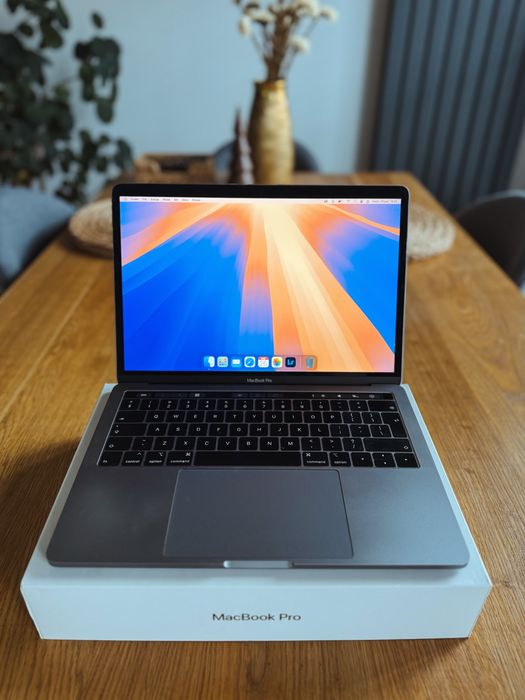 MacBook Pro 13” 2018 - i5 2,3GHz - 16GB RAM - Pudełko + Ładowarka