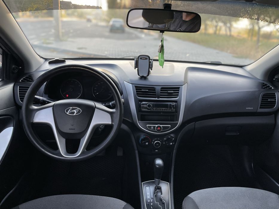 Hyundai Accent avtomat 2011