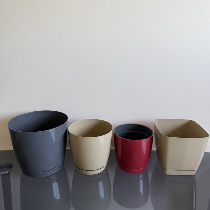 Doniczki osłonki ceramiczne i plastikowe wkłady do doniczek