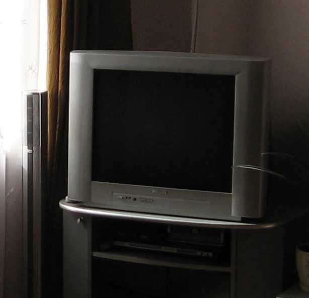 Телевизор Филипс 72 см с тюнером Т2 Trimax