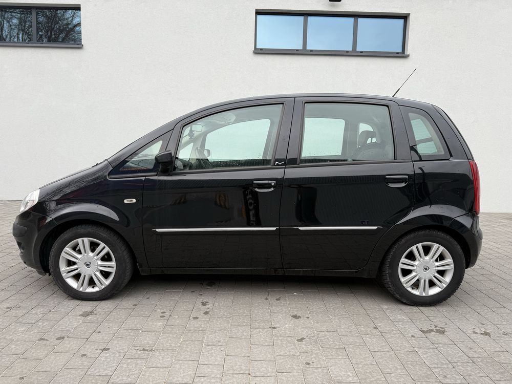 Lancia Musa 1,4 benzyna 2007, Stan Bardzo Dobry