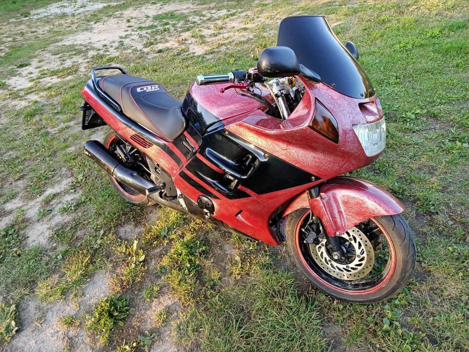 Honda CBR1000F ** SC24 ** Polecam
