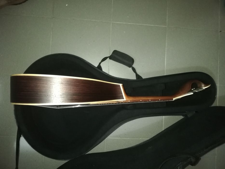 Guitarra Portuguesa de Coimbra em madeira maciça natural