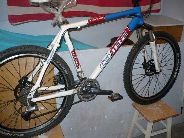 Rower CUBE rama 20 cali  UWAGA--1300 ZŁ -1200 ZŁ