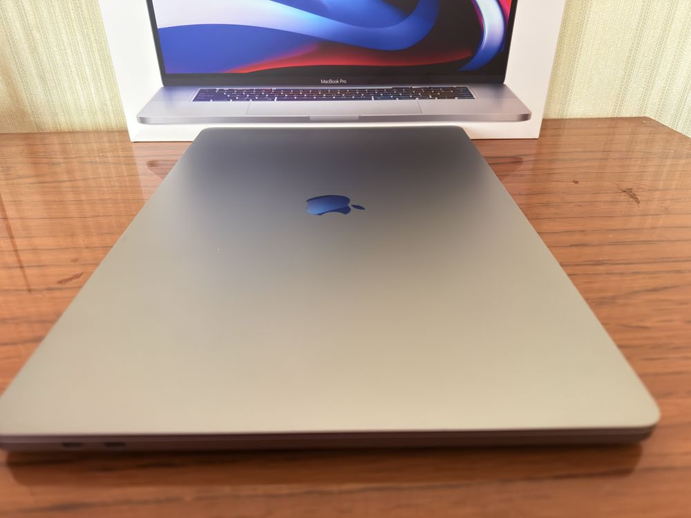 Macbook pro 16 2019 (2021) with touch bar