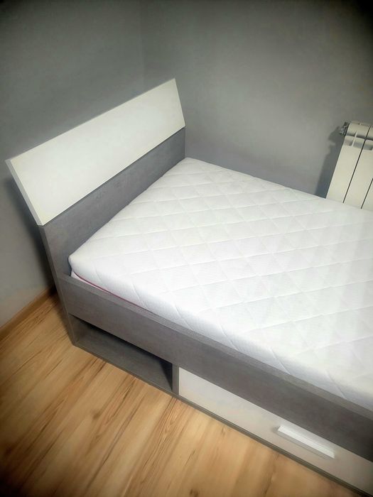 Łóżko młodzieżowe