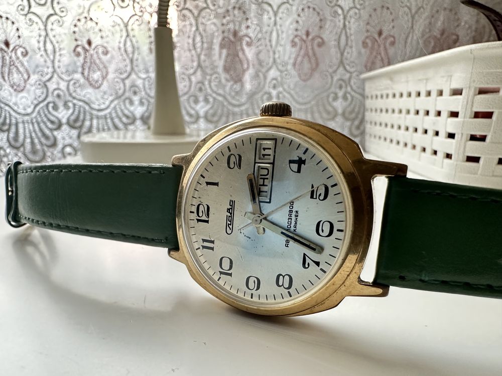 Zegarek slava  radziecki POZŁACANY nakręcany ZSRR 39 mm bez koronki
