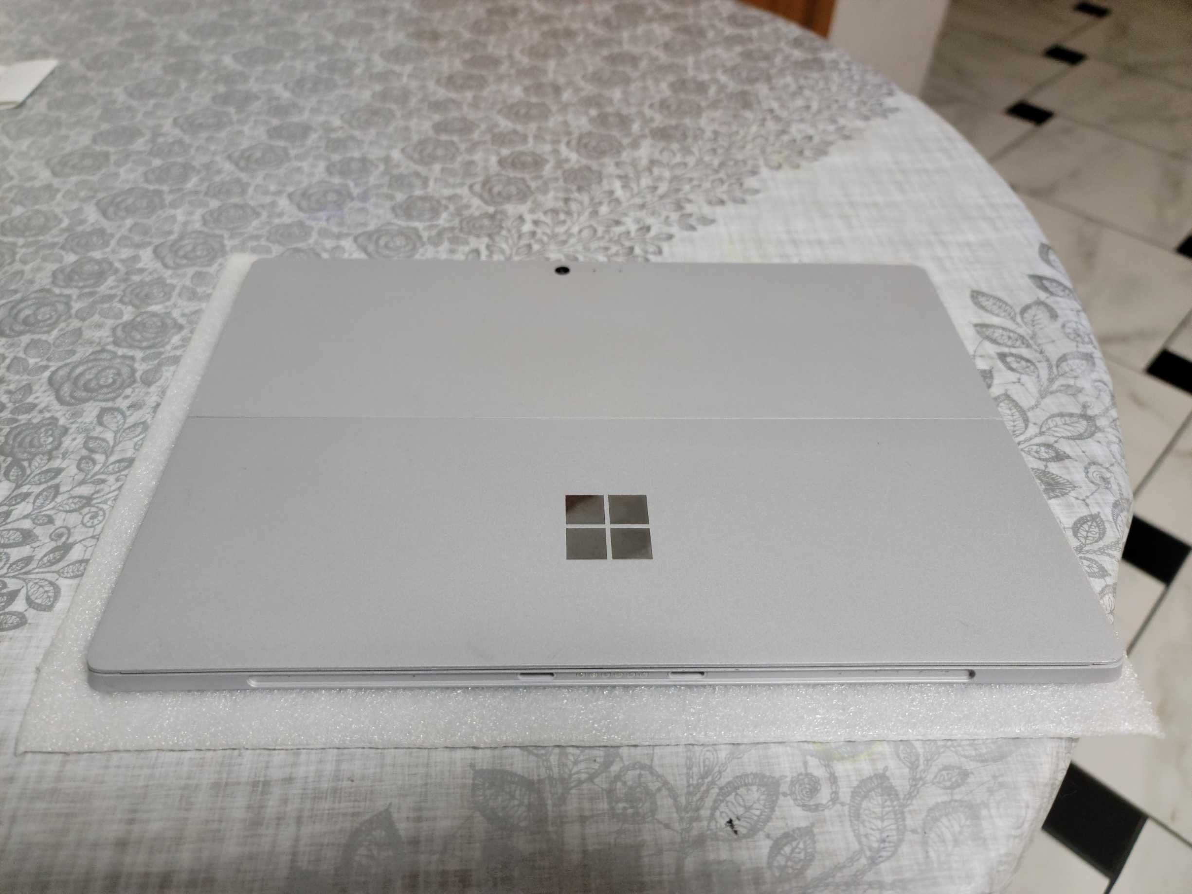 Ультрабук Surface PRO4 12.3" QHD i5 8gb 256GB WIND11 PRO