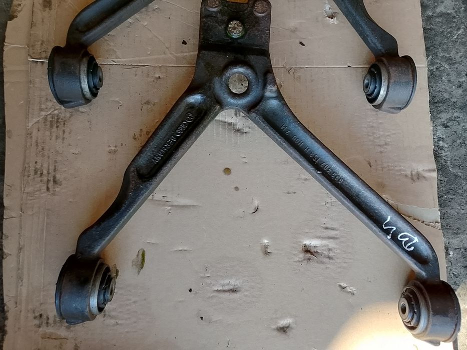 Wahacze kute Audi 80 B4 S2, komplet