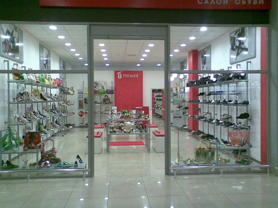 Обладнання, торгові меблі для магазинів одягу, взуття