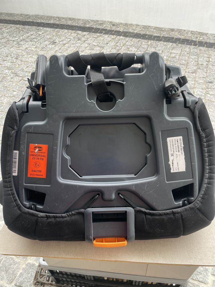 Cadeira elevatória da chicco Gofit plus com isofix de cor preta
