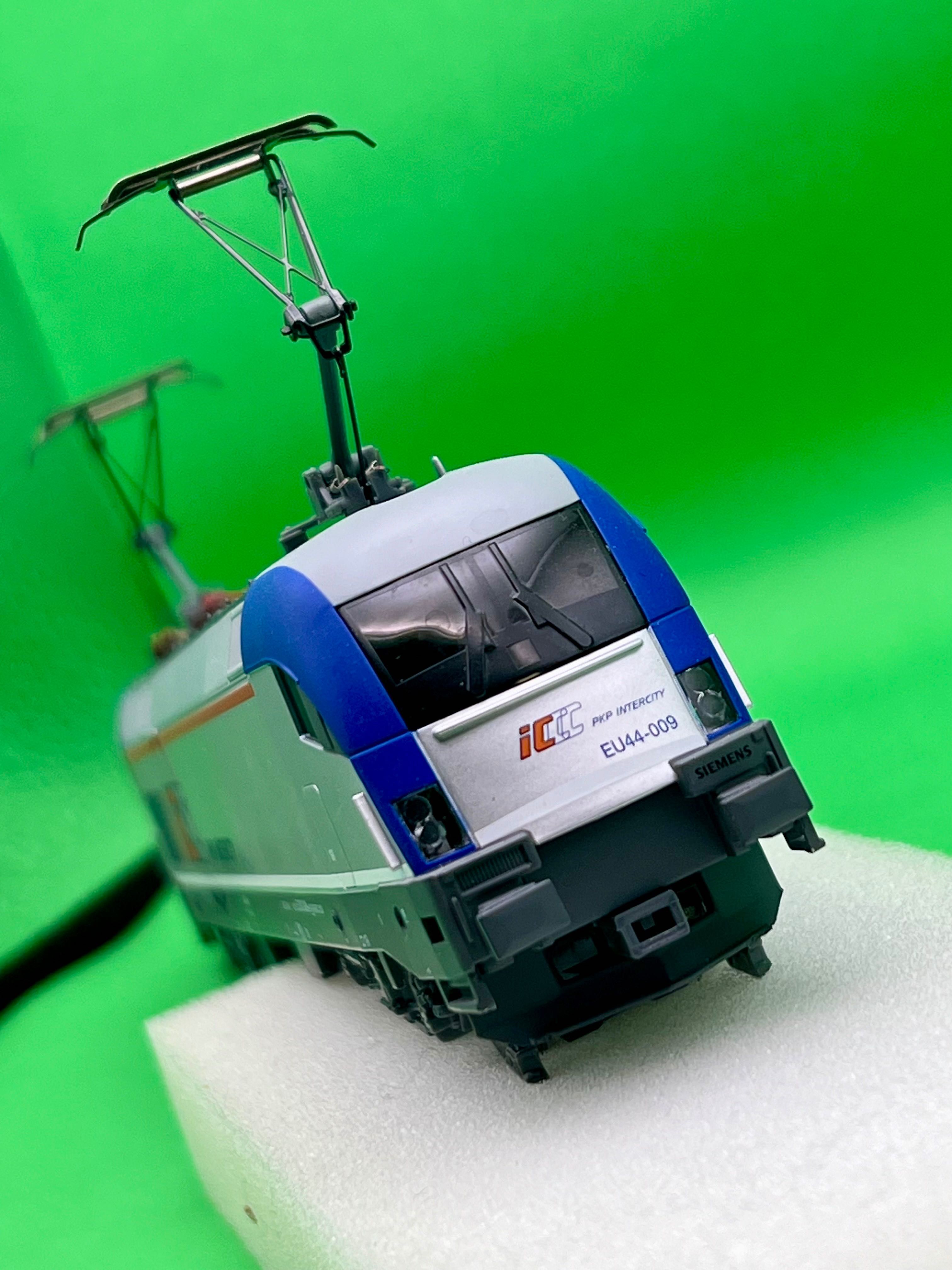 Потяг PIKO EU44-009 intercity PKP 1:87 HO