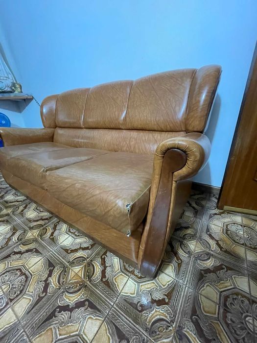 Sofá de 3 lugares e 2 poltronas