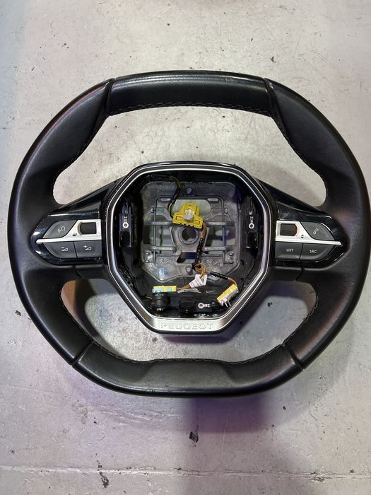 Volante Peugeot 308 ano 2017