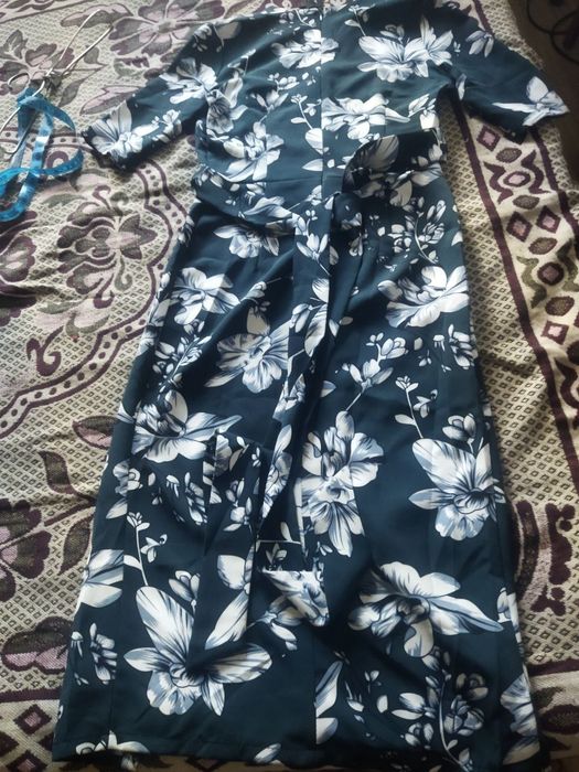 Нова сукня 44 розміру