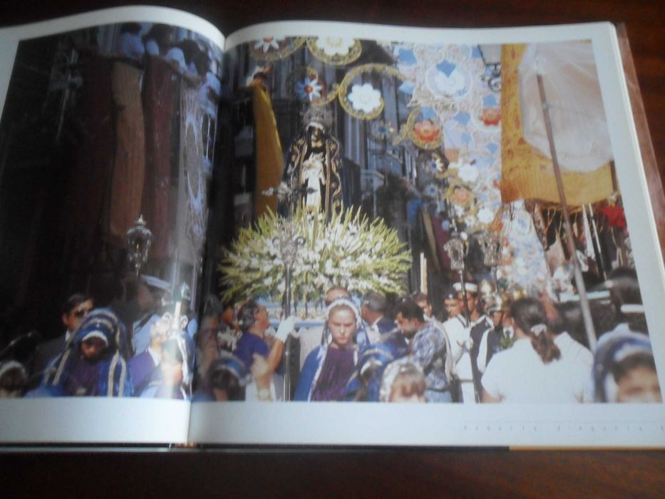 "Romaria d'Agonia - Viana do Castelo" de António Manuel Couto Viana