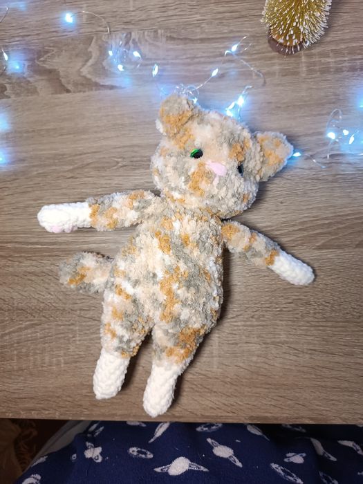 В'язаний котик, іграшка ручної роботи, подарунок