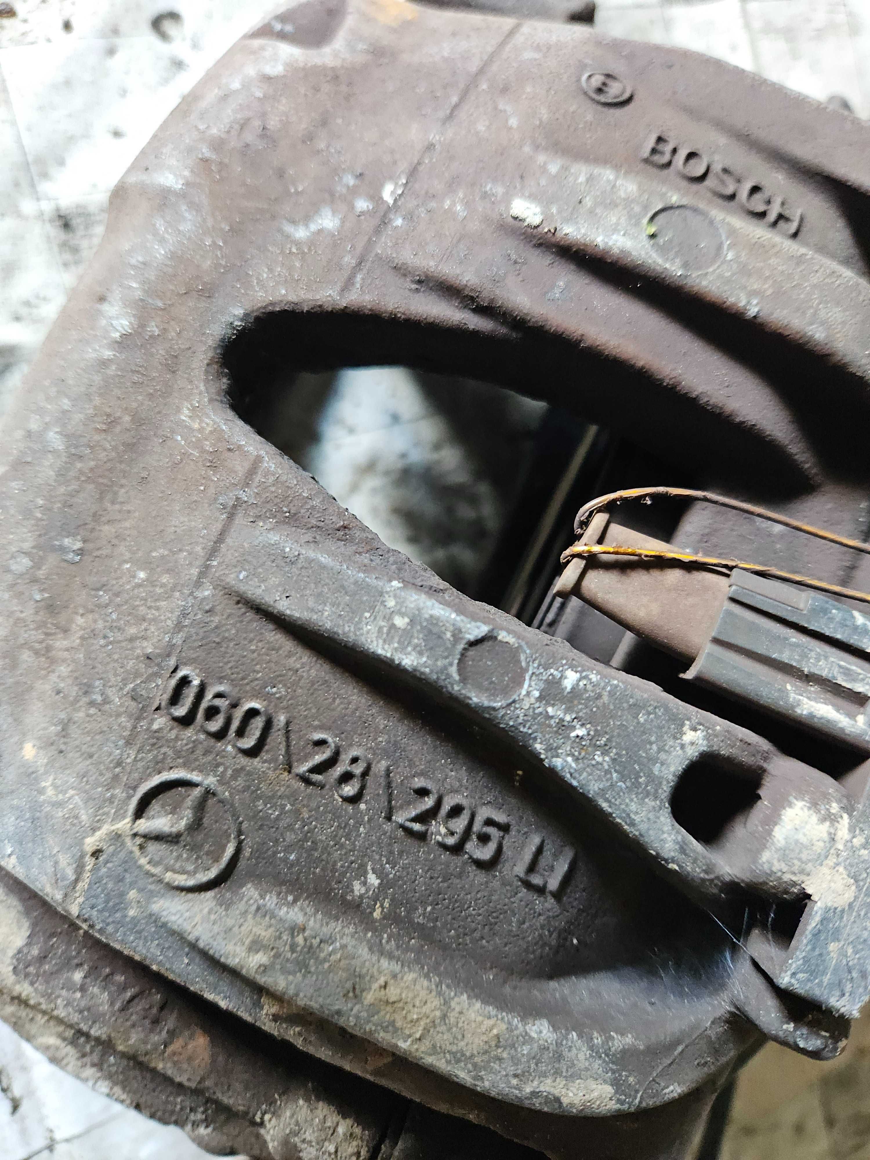 Mercedes w211 zacisk hamulcowy lewy prawy przedni przód 28 / 295