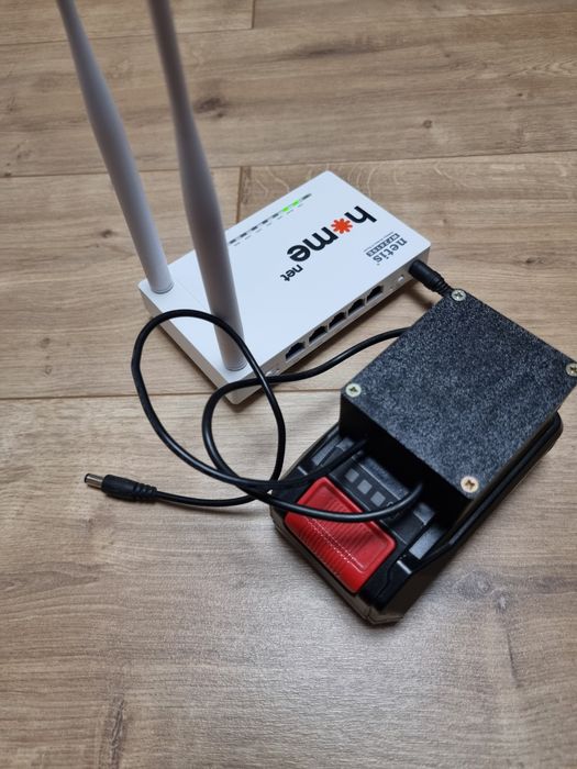 Адаптер резервне живлення 12 в einhell на АКБ 18 в