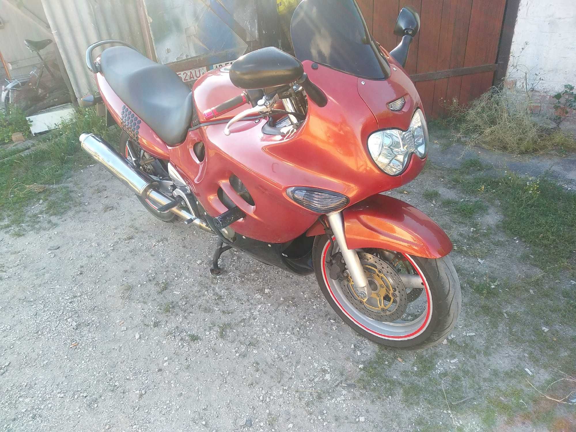 Suzuki. Gsxf. 600