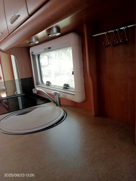 Caravana Inglesa em excelente estado