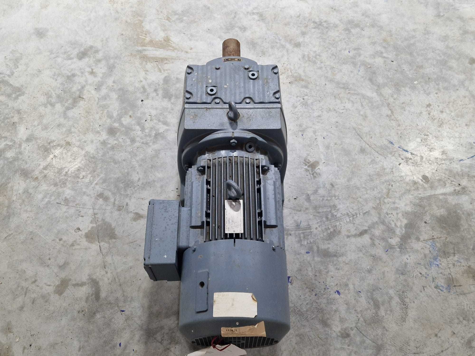 Motoreduktor SEW 7,5 kW 30 obr./min.