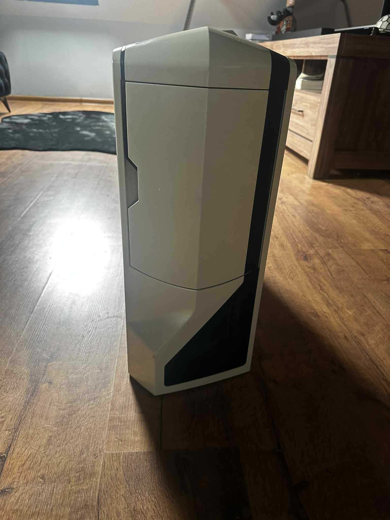 Komputer Stacjonarny / 16gb/4.00Ghz/GeForce GTX 970 (4GB)/2,3Tb