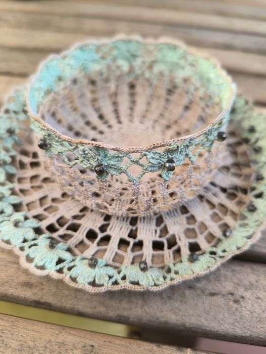 Cestinho antigo em renda