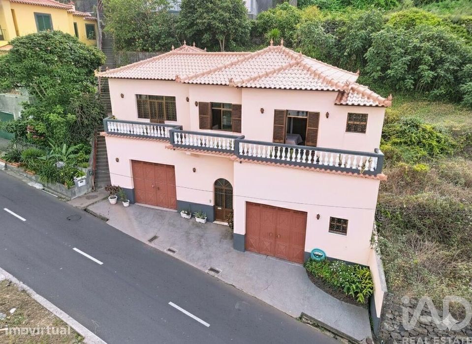Casa / Villa T3 em Ribeira Brava de 241 m2