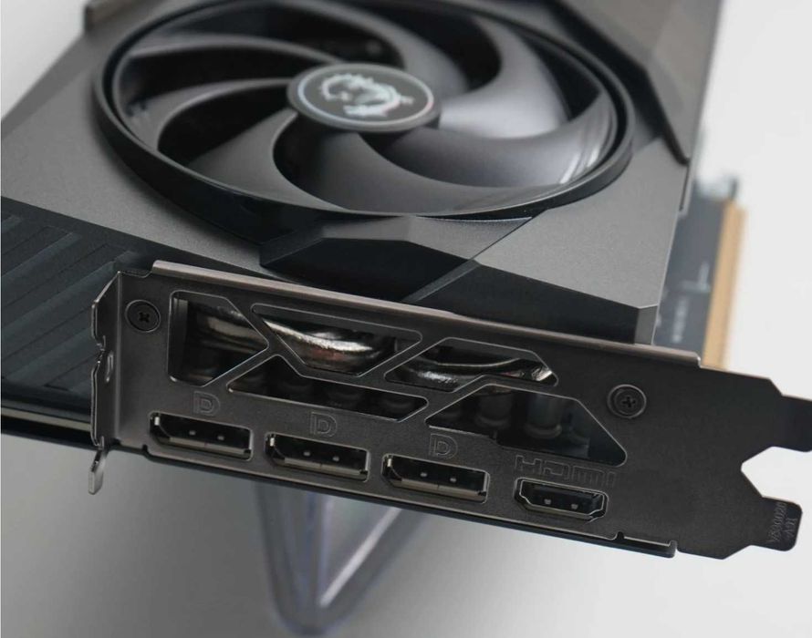 GeForce RTX 5070 GAMING Trio OC