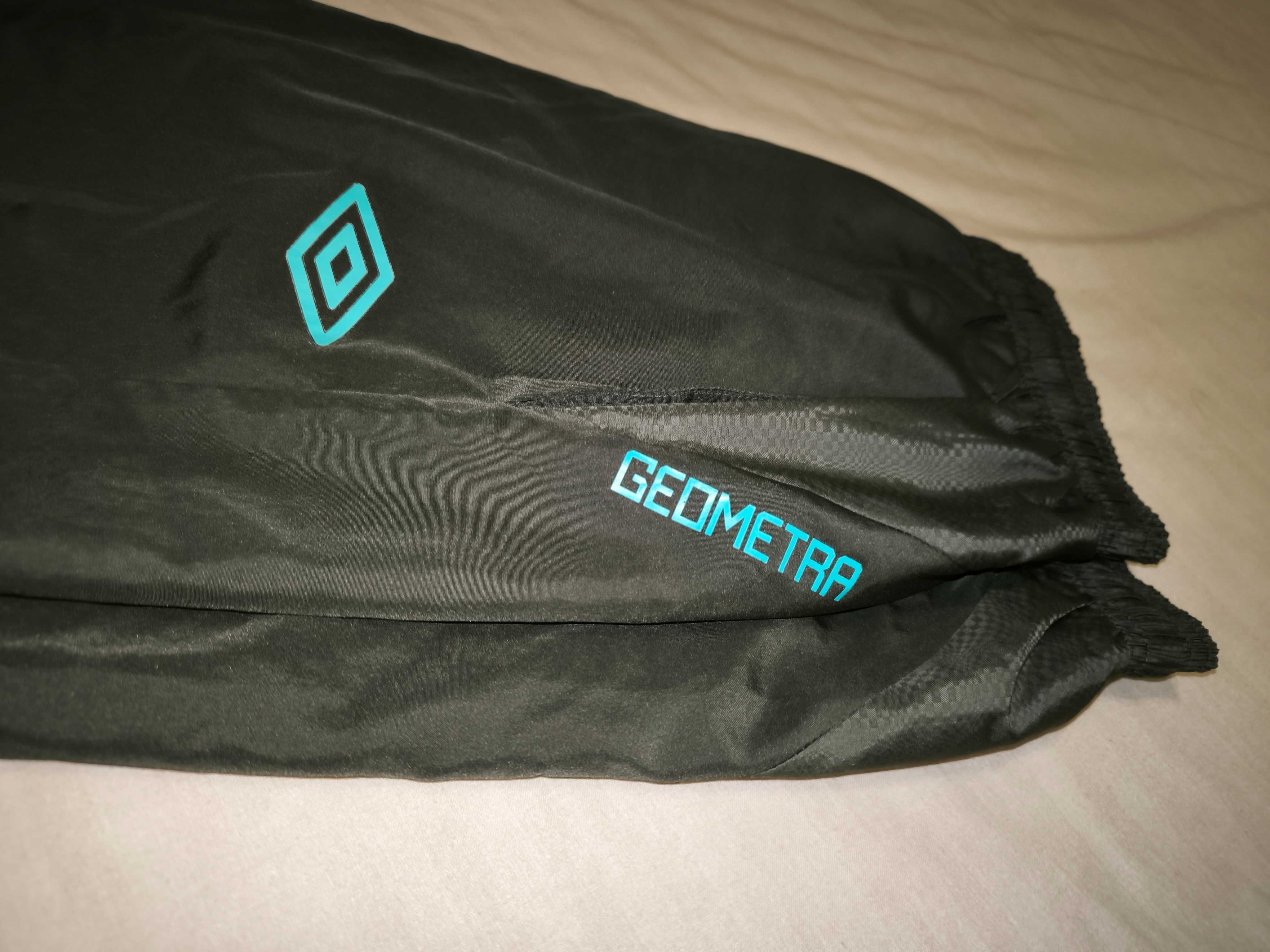 Шорти-бриджі Umbro Geometra M чоловічі спортивні легкі