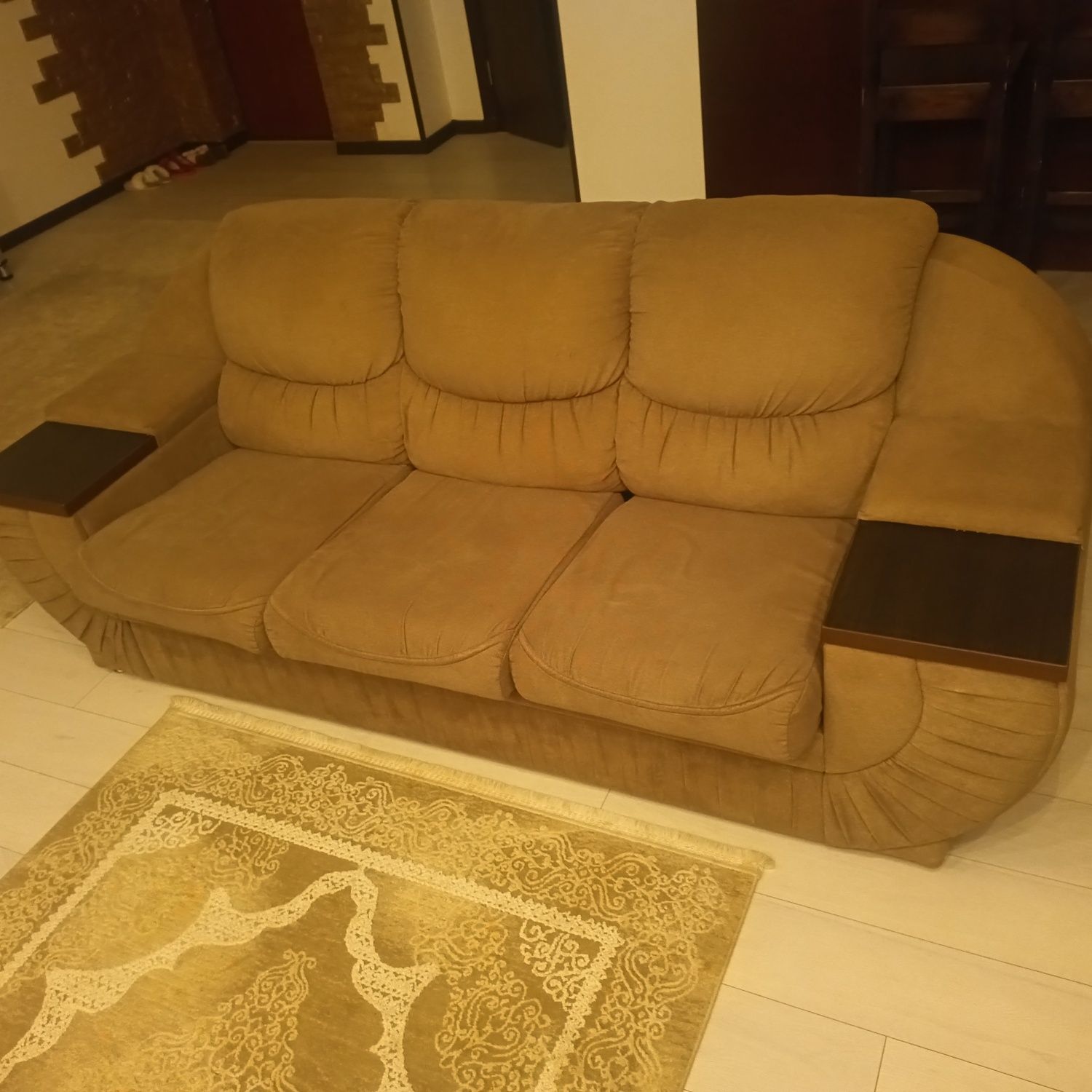 Мягкая мебель диван и кресла