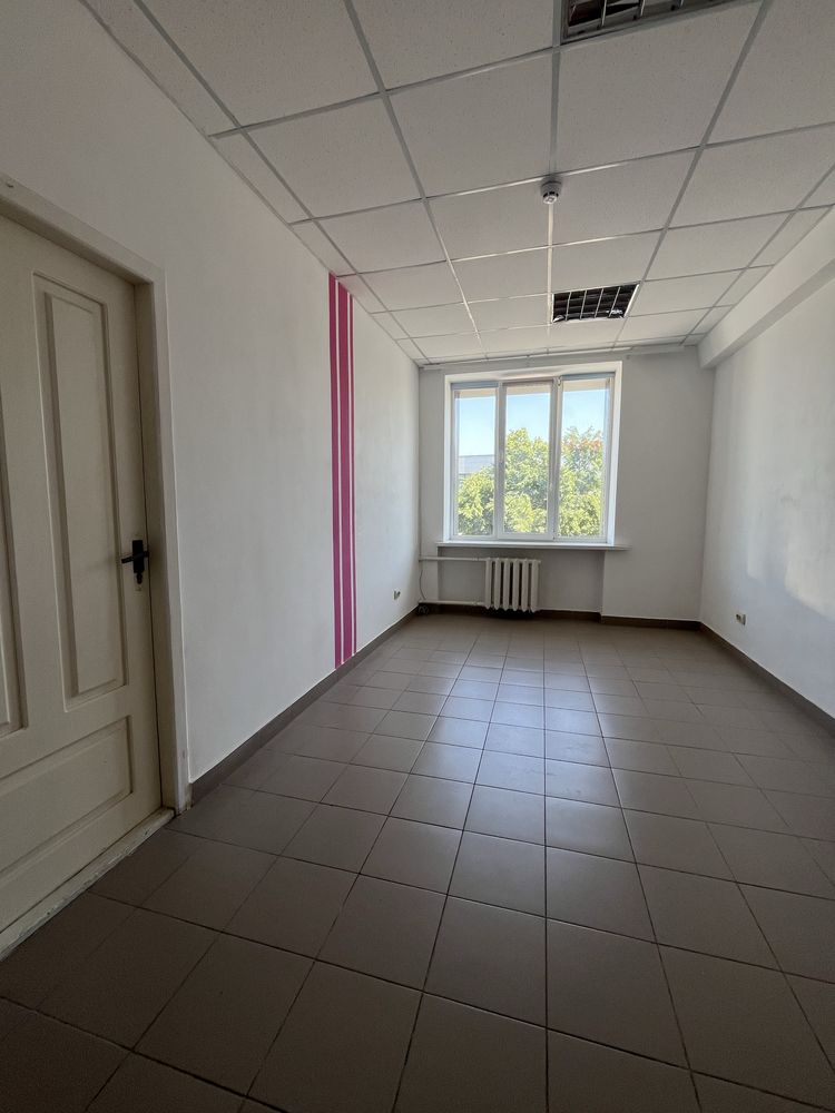 Здам офіси в центрі по Смілянській, від 16,5 кв.м