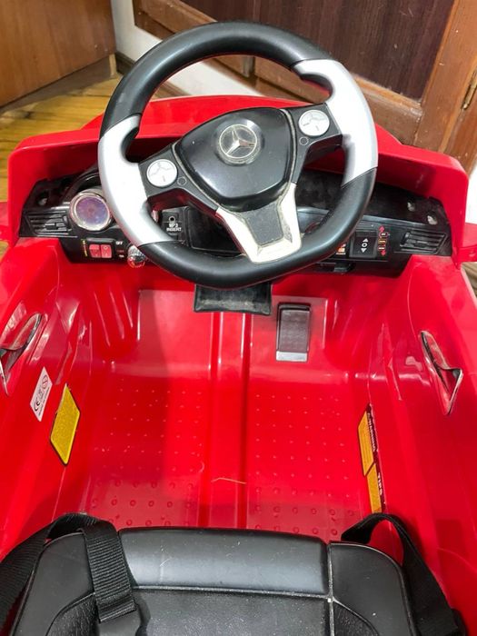 Електромобіль дитячтй автомобіль з керуванням