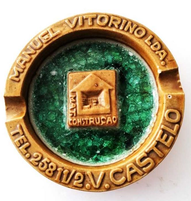 Cinzeiro em grés da firma Manuel Vitorino, Lda
