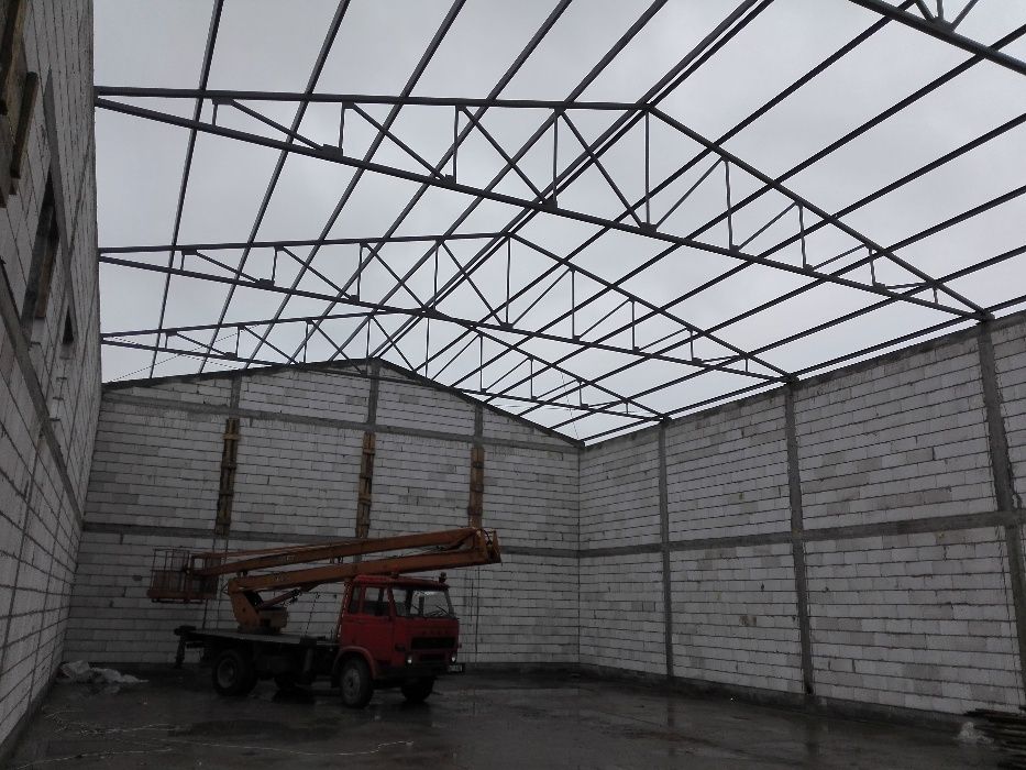 Konstrukcja stalowa konstrukcje stalowe dachu na budynku murowanym