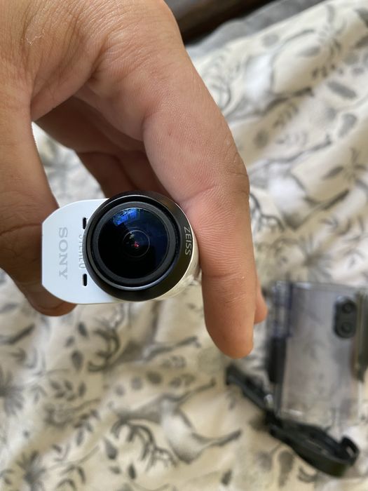 Продам Екшен камеру SONY HDR-AZ1