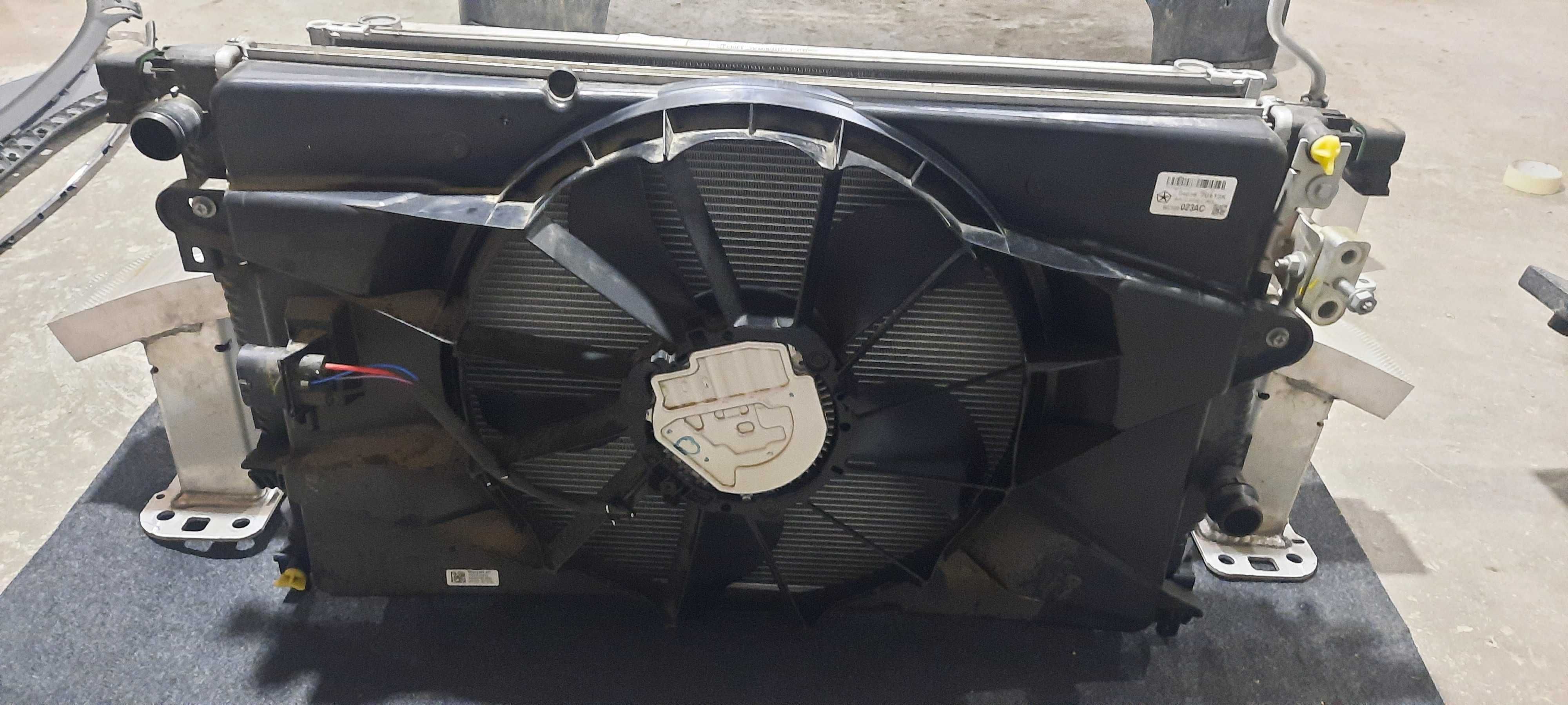 Касета радіаторів з діфузором Jeep Cherokee 2.4бензин 2019р