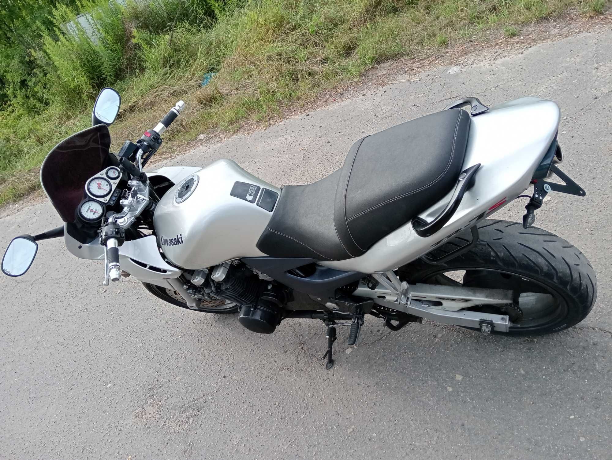 Продам kawasaki zr-7s