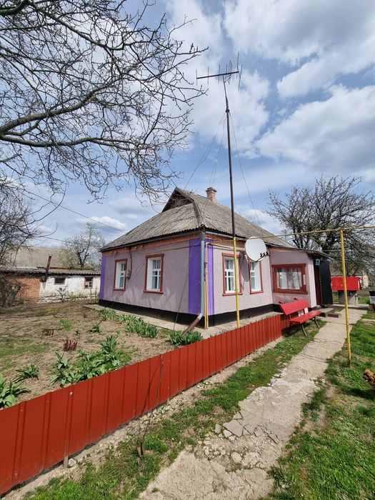 Щербані, добротний, охайний окремий будинок з літньою кухнею