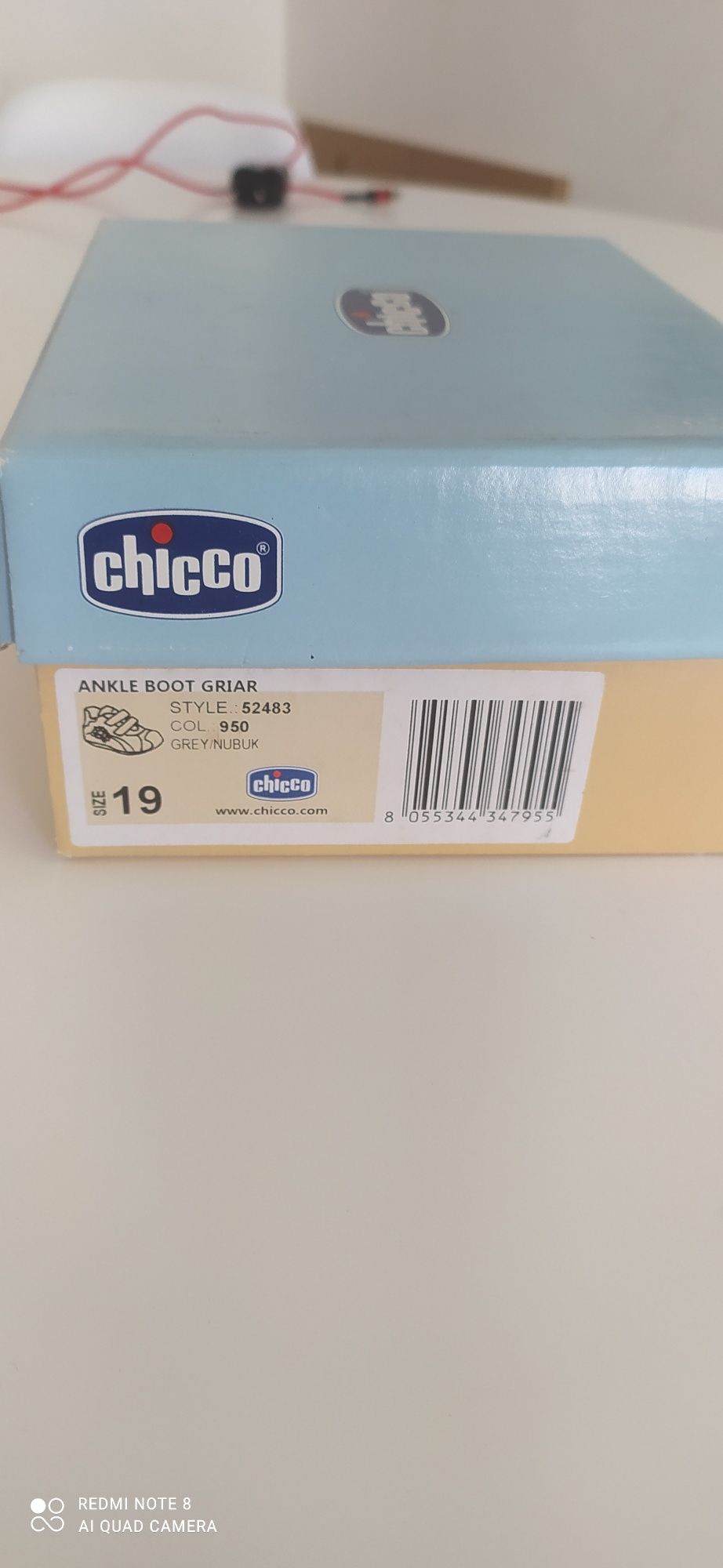 Sapatos bebé Chicco tamanho 19