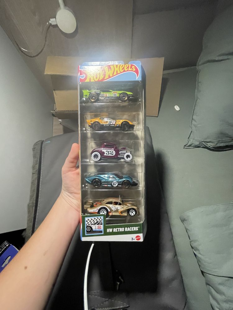 Zestaw autek hot wheels
