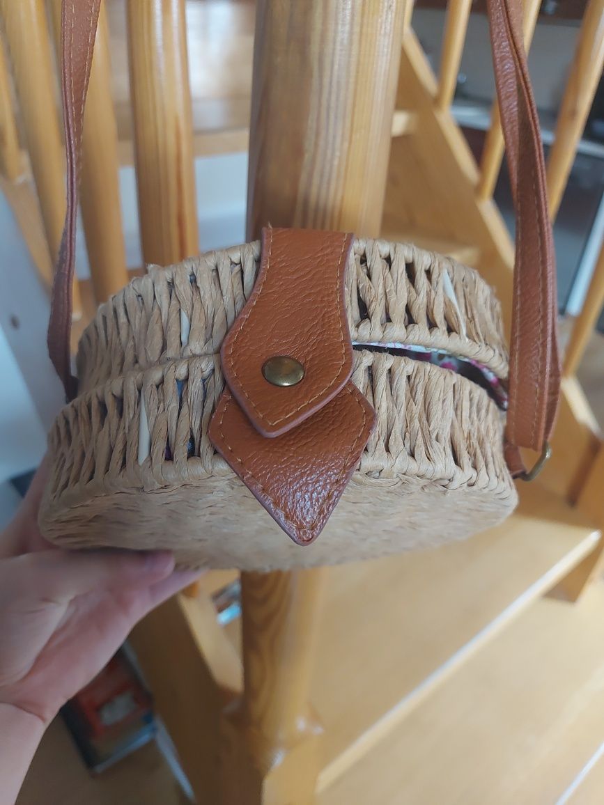 Torebka okrągła boho z trawy