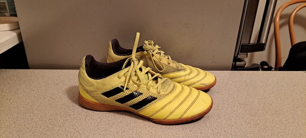 Buty sportowe chłopięce halówki Adidas Copa r. 38,5